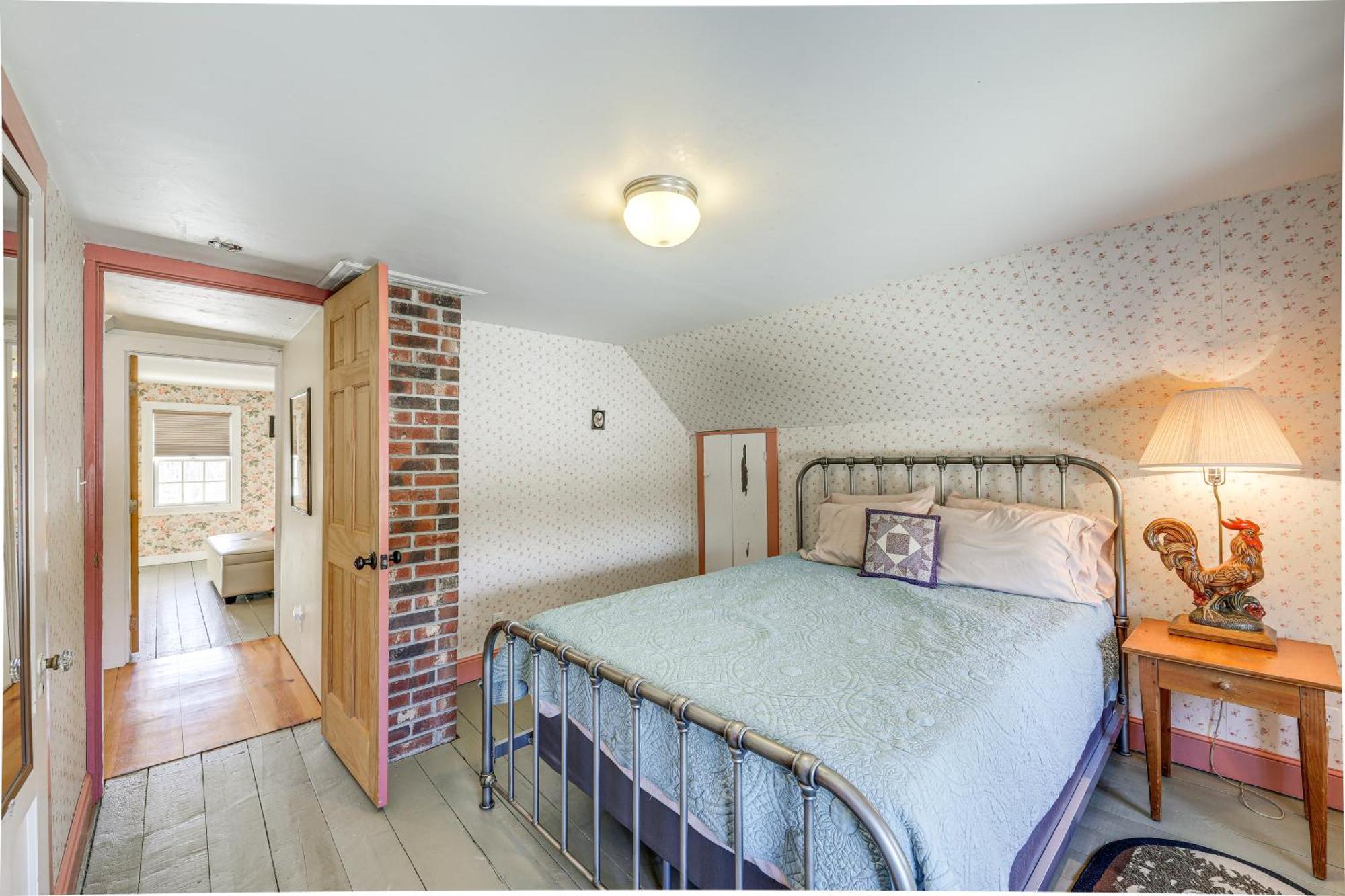 Charming Lovell Farmhouse - 17 Acres With Mtn Views! Exterior photo